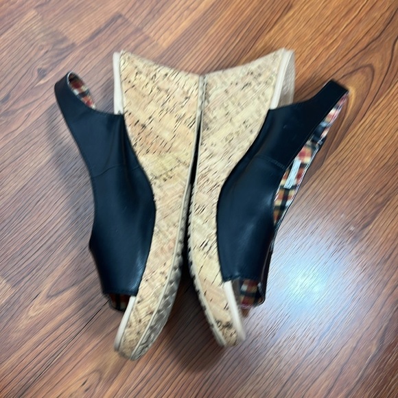 Crocs A-Leigh Sz 11 Leather & Cork Slingback Wedge Sandals Black - Picture 6 of 10
